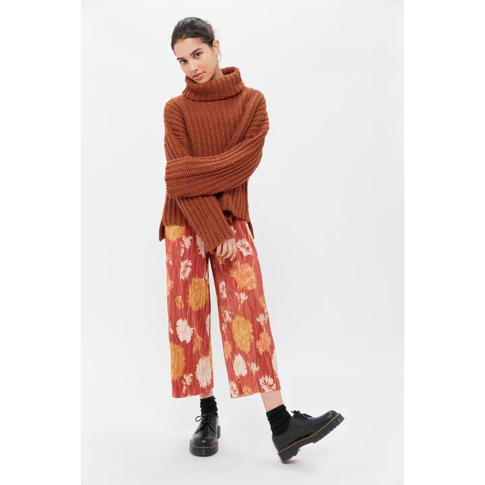 Urban Outfitters Mackie Floral Pants M